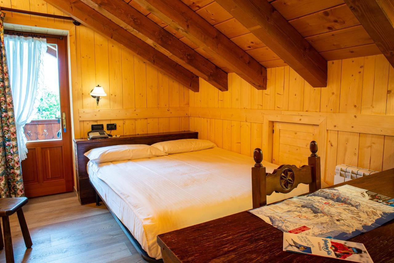 Santa San Hotel Champoluc Exterior photo