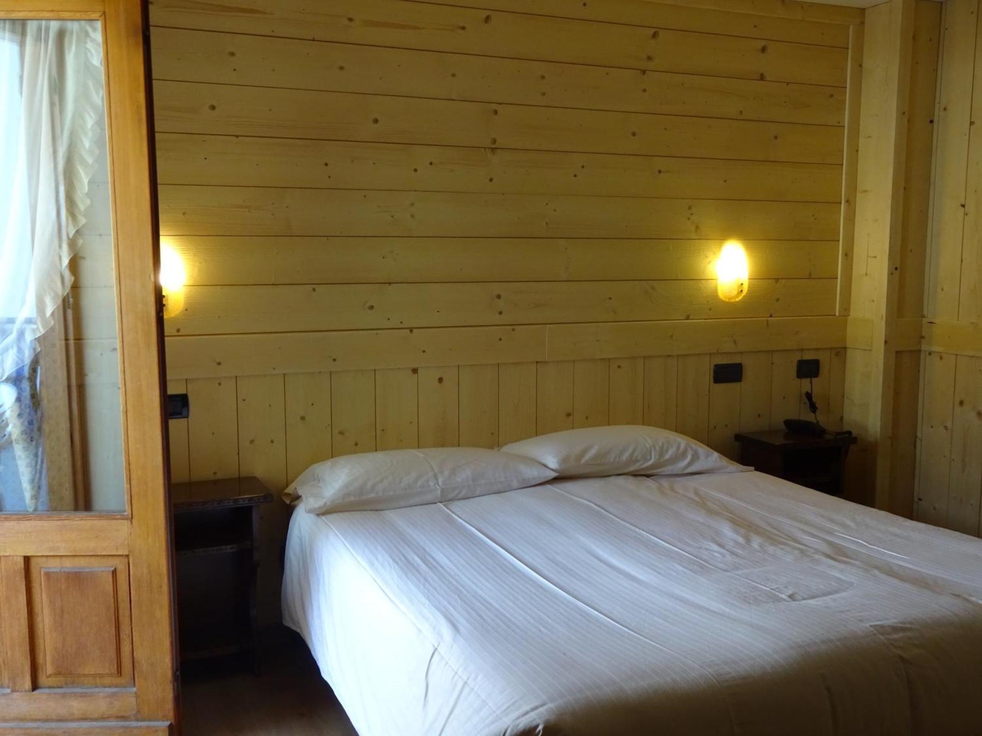 Santa San Hotel Champoluc Room photo