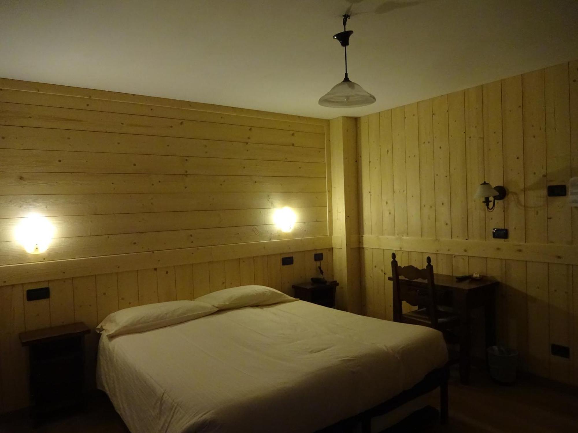 Santa San Hotel Champoluc Room photo