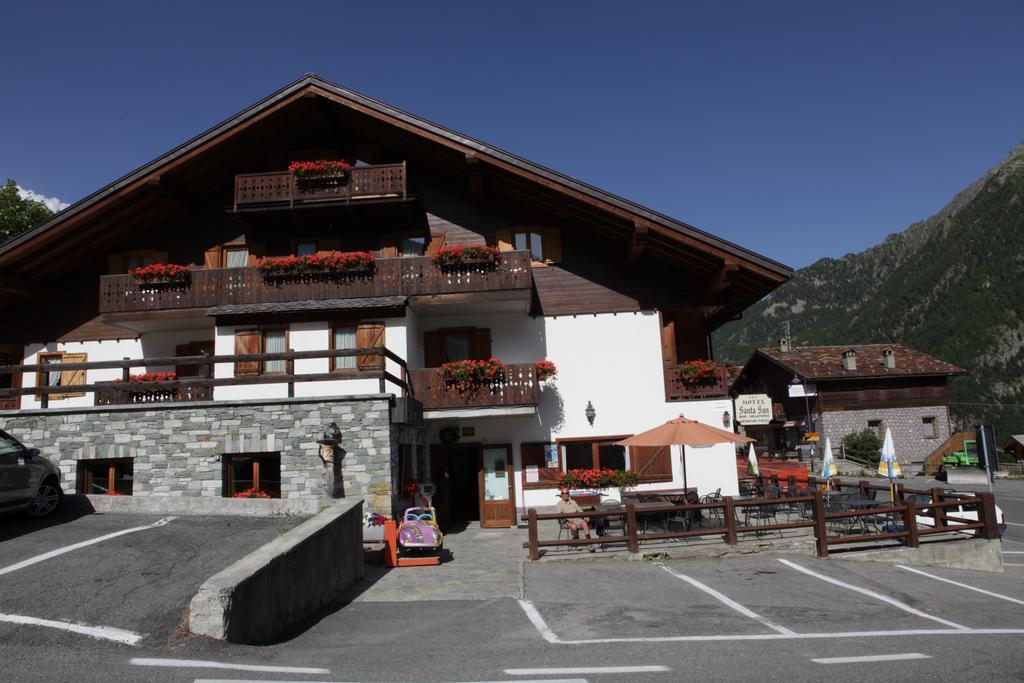 Santa San Hotel Champoluc Exterior photo